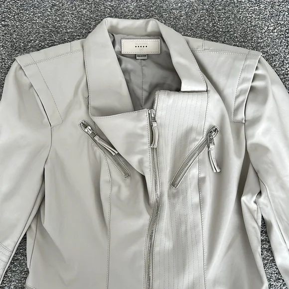 Women’s Blank NYC Cream Faux Leather Jacket. Size Medium. - Picture 4 of 10